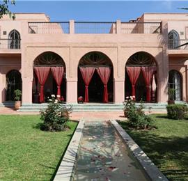 4 Bedroom Staffed Villa with Pool near Marrakech, Sleeps 8-10